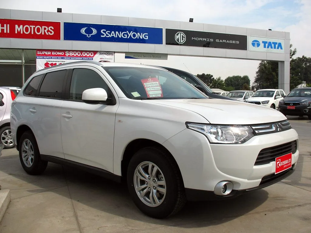 Mitsubishi Outlander 2.4 CVT Premium 2016