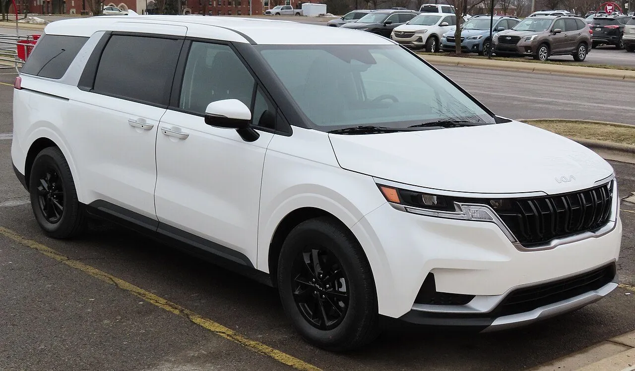 Kia Carnival 2.2D Signature 2023