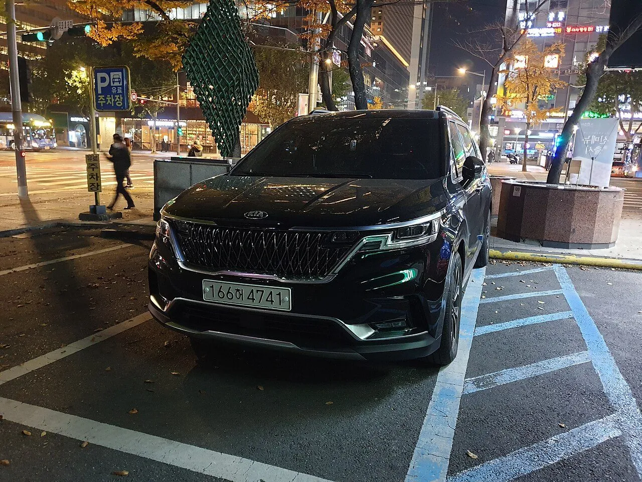 Kia Carnival 2.2D Signature 2020, ảnh 2