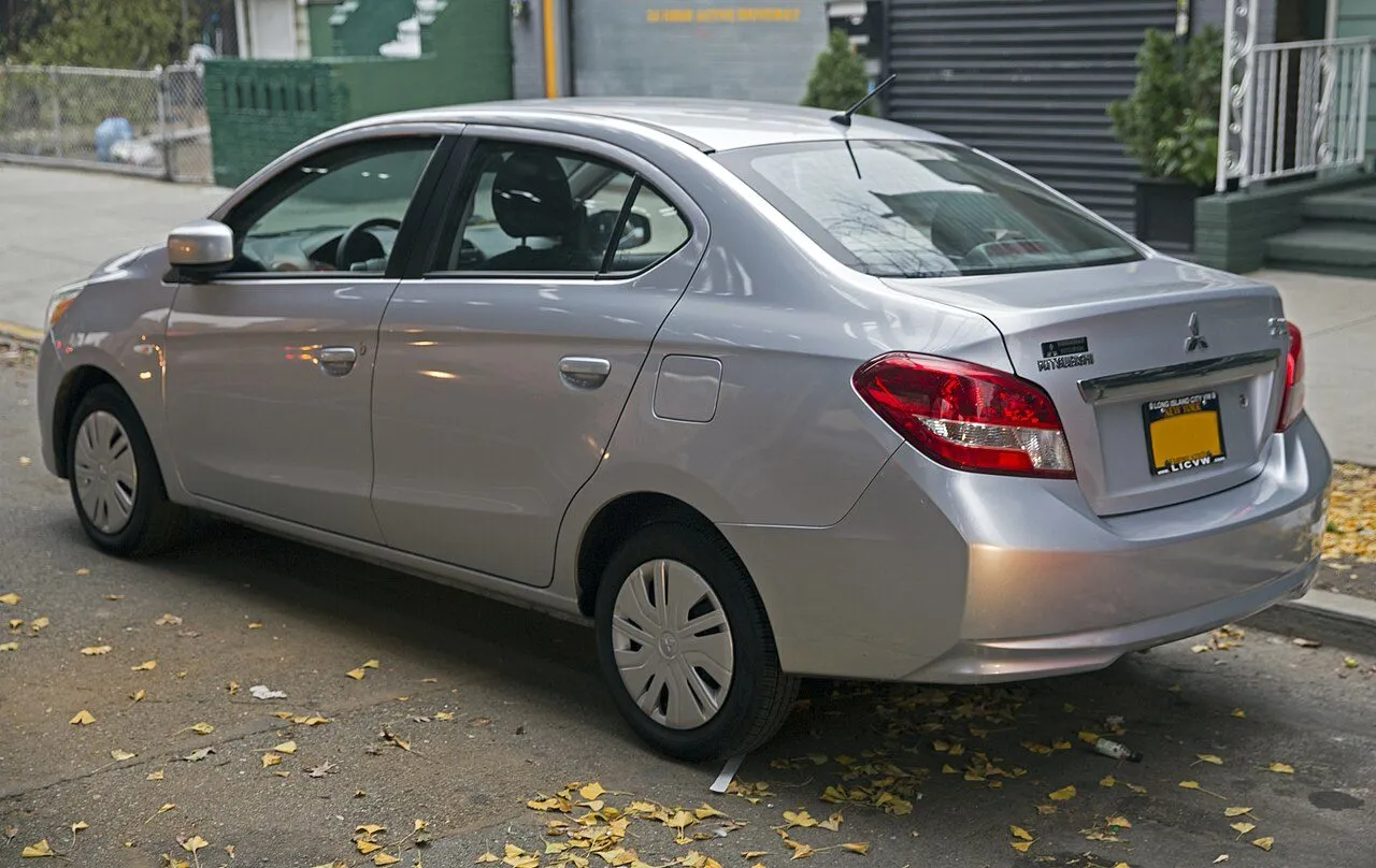 Mitsubishi Attrage CVT 2017, ảnh 2