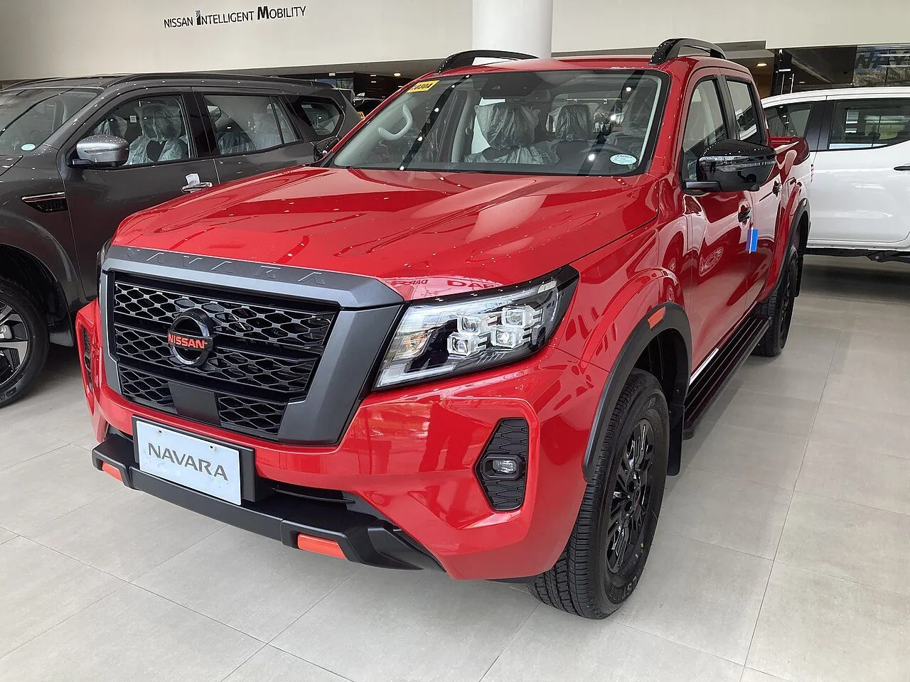 Nissan Navara VL 4WD 2025, ảnh 2