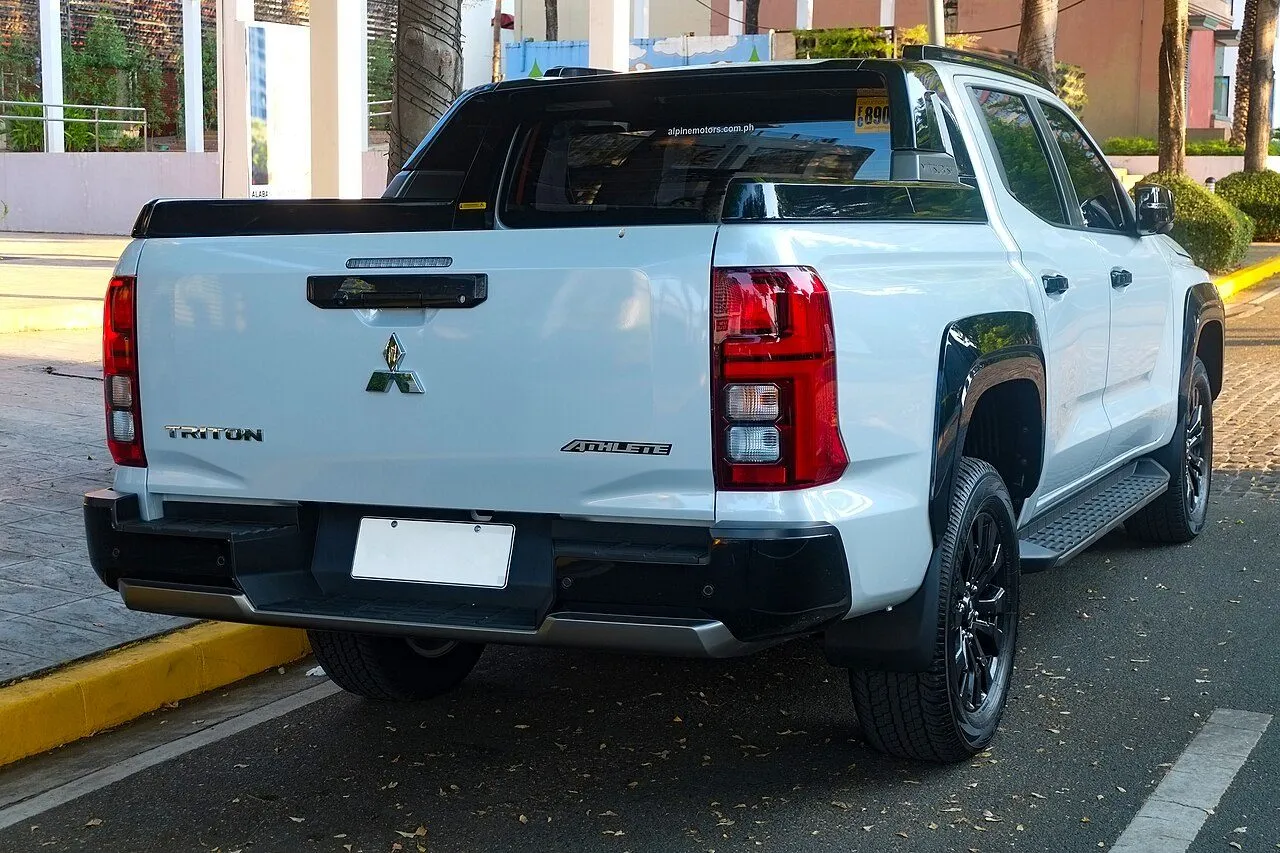 Mitsubishi Triton 4x4 AT Athlete 2025, ảnh 2