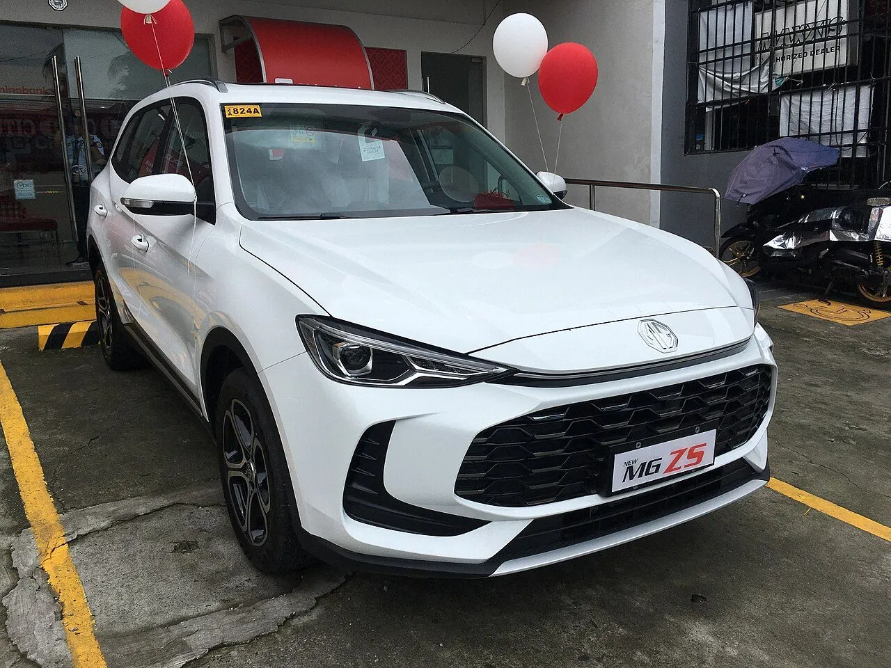 MG ZS STD+ 2025
