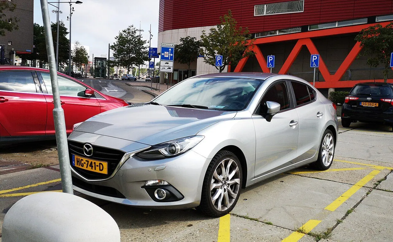 Mazda 3 1.5 Premium 2019