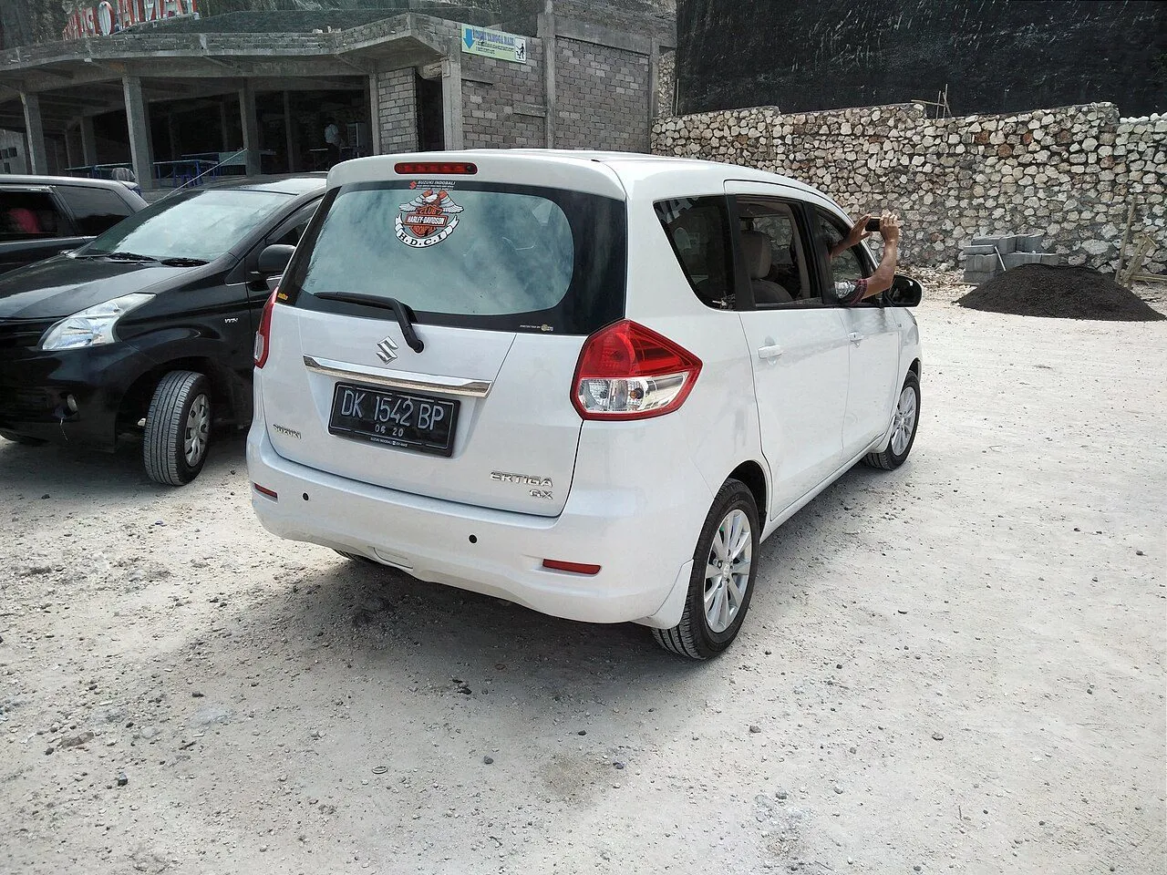 Suzuki Ertiga Hybrid AT 2016, ảnh 2